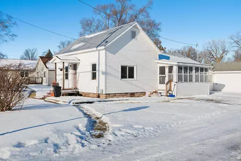 302 Mcdonald St, Oconto, WI 54153