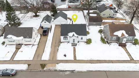 View/Area - 1717 W Franklin St, Appleton, WI 54914 photo 1 of 6