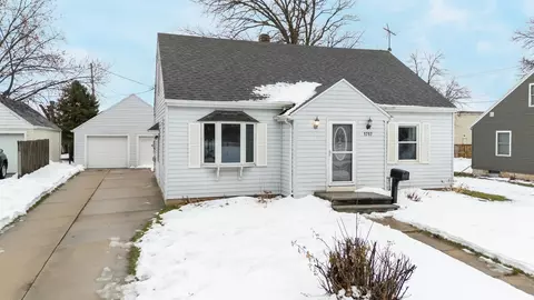 1717 W Franklin St, Appleton, WI 54914