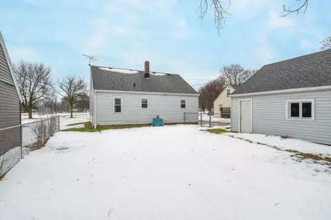 Exterior - 1717 W Franklin St, Appleton, WI 54914 photo 4 of 6
