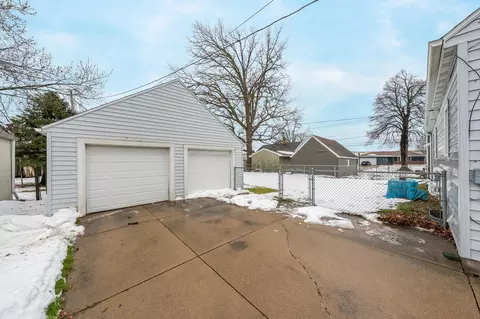 Exterior - 1717 W Franklin St, Appleton, WI 54914 photo 5 of 6