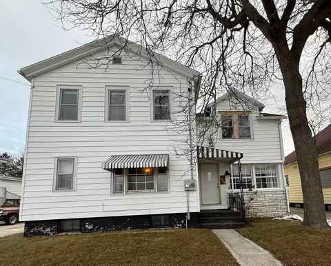 1610 17th St, Two Rivers, WI 54241