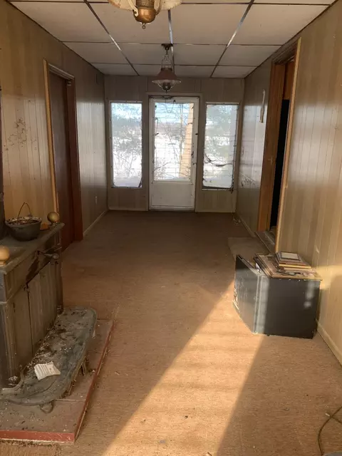 Entry Way - w4104 County Road K, Montello, WI 53949 photo 3 of 3