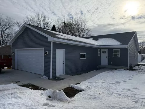 1109 E Murdock Ave, Oshkosh, WI 54901