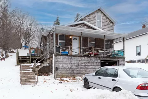 307 W 3rd St, Kaukauna, WI 54130