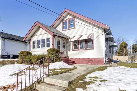 1012 Green St, Manitowoc, WI 54220