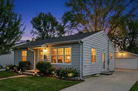 963 Liberty St, Green Bay, WI 54304
