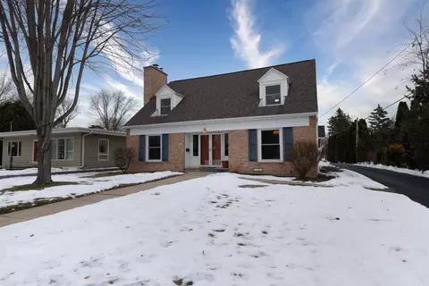 1616 Hickory St, Oshkosh, WI 54901