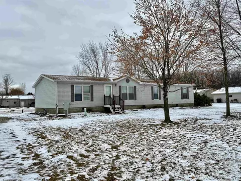 5075 Shamrock Way, Little Suamico, WI 54141