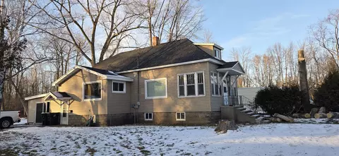 4411 10th St, Menominee, MI 49858
