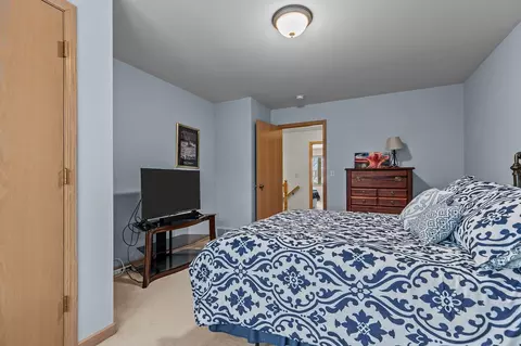 Bedroom - 3034 E Fallcreek Ln, Appleton, WI 54913 photo 6 of 6