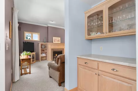Entry Way - 3034 E Fallcreek Ln, Appleton, WI 54913 photo 6 of 7