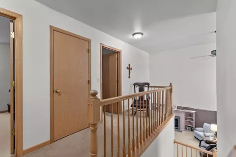 Entry Way - 3034 E Fallcreek Ln, Appleton, WI 54913 photo 7 of 7