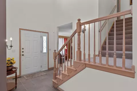 Entry Way - 3034 E Fallcreek Ln, Appleton, WI 54913 photo 1 of 7