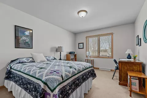 Bedroom - 3034 E Fallcreek Ln, Appleton, WI 54913 photo 3 of 6