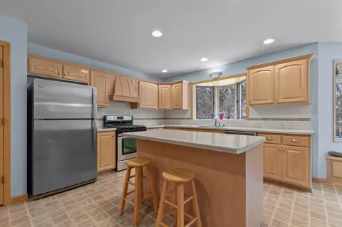 Kitchen - 3034 E Fallcreek Ln, Appleton, WI 54913 photo 4 of 4