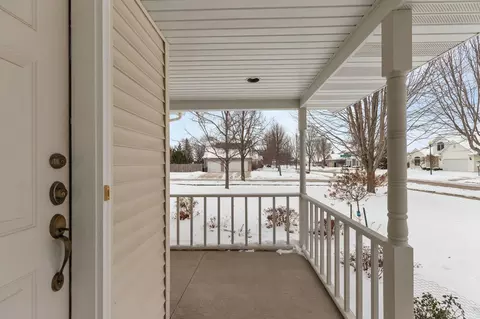 Exterior - 3034 E Fallcreek Ln, Appleton, WI 54913 photo 3 of 12
