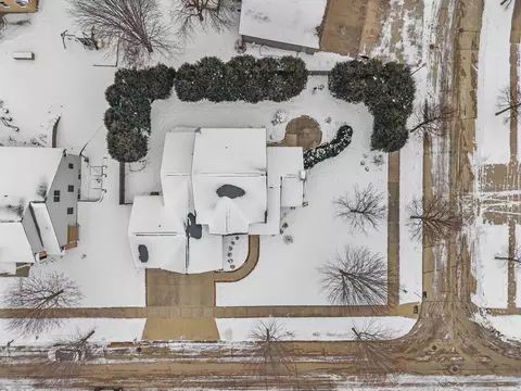 View/Area - 3034 E Fallcreek Ln, Appleton, WI 54913 photo 2 of 9