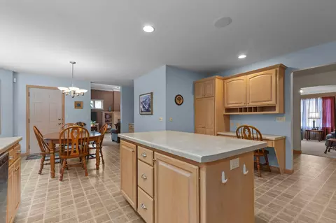 Kitchen - 3034 E Fallcreek Ln, Appleton, WI 54913 photo 1 of 4