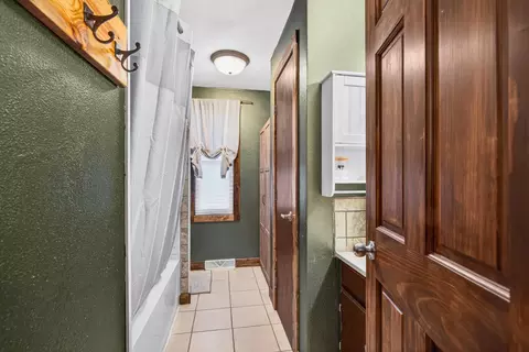 Entry Way - 345 River Dr, Appleton, WI 54915 photo 2 of 2