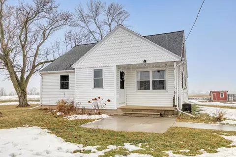 2412 Water Division Rd, Green Bay, WI 54311