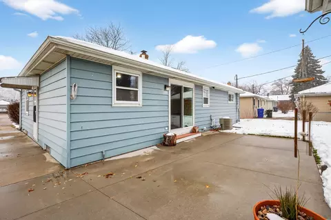 Exterior - 1224 E Marquette St, Appleton, WI 54911 photo 7 of 9