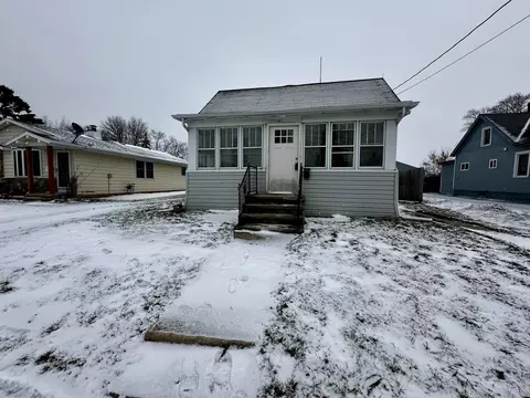 617 Milwaukee St, Menasha, WI 54952
