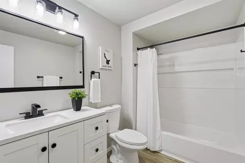 Bath - 2518 S Madison St, Appleton, WI 54915 photo 1 of 2