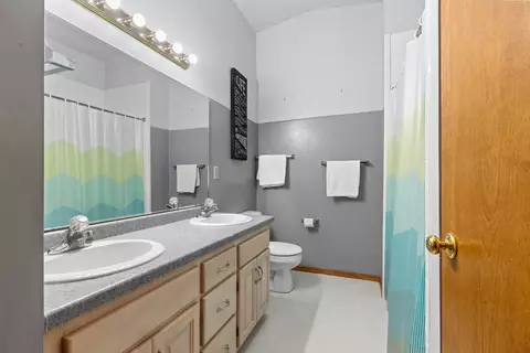 Bath - 2575 Telluride Trl #E, Howard, WI 54313 photo 2 of 3