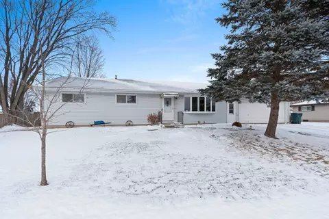 270 Walnut St, Manawa, WI 54949