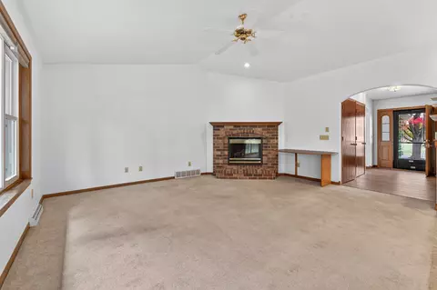 Living - 2918 N Appleton St, Appleton, WI 54911 photo 3 of 7