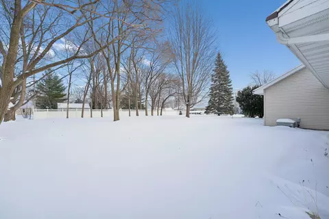 Exterior - 2918 N Appleton St, Appleton, WI 54911 photo 3 of 16