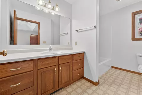 Bath - 2918 N Appleton St, Appleton, WI 54911 photo 2 of 3