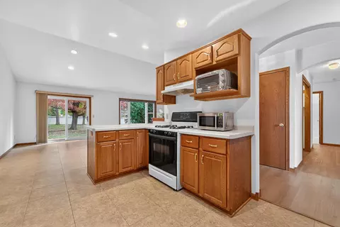 Kitchen - 2918 N Appleton St, Appleton, WI 54911 photo 3 of 4