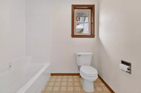 Bath - 2918 N Appleton St, Appleton, WI 54911 photo 1 of 3