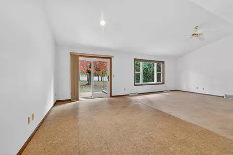 Living - 2918 N Appleton St, Appleton, WI 54911 photo 5 of 7