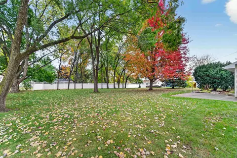 Exterior - 2918 N Appleton St, Appleton, WI 54911 photo 10 of 16