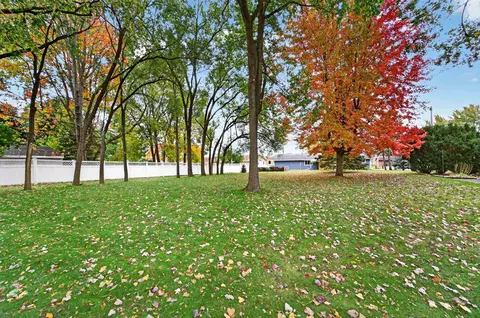 Exterior - 2918 N Appleton St, Appleton, WI 54911 photo 15 of 16