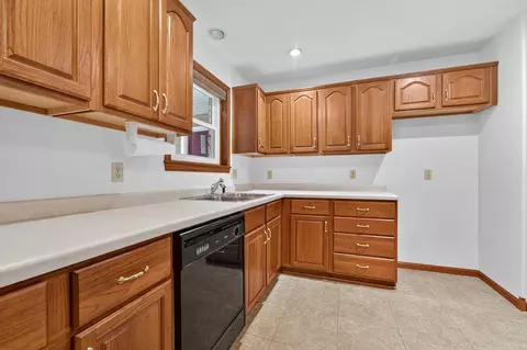 Kitchen - 2918 N Appleton St, Appleton, WI 54911 photo 4 of 4