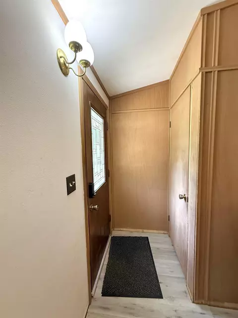 Entry Way - w278 Riverview Drive, Montello, WI 53949 photo 1 of 2