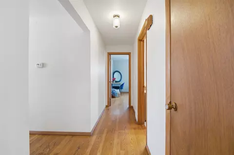 Entry Way - 107 Ramlen Ct, Appleton, WI 54915 photo 2 of 5