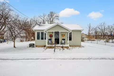 523 Michigan St, Omro, WI 54963