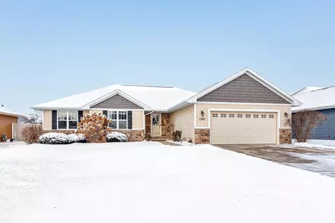 1367 Navigator Way, De Pere, WI 54115