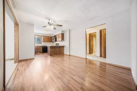 Living - 3531 W Sunnyview Rd, Appleton, WI 54914 photo 3 of 7