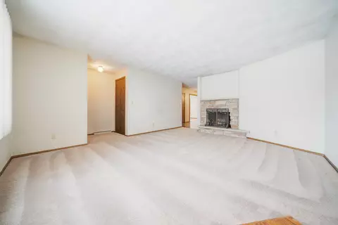Living - 3531 W Sunnyview Rd, Appleton, WI 54914 photo 2 of 7