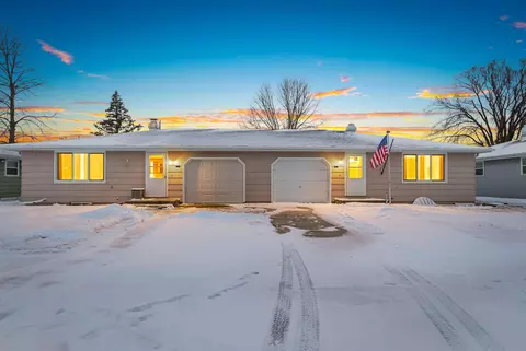 1237 Primrose Ln, Neenah, WI 54956