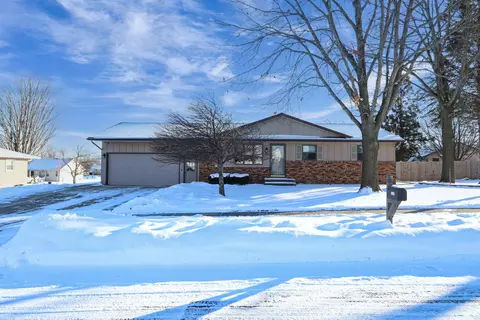 1506 Coolidge St, New Holstein, WI 53061