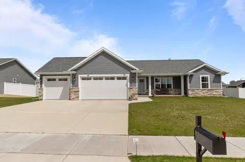 1920 White Dove Ln, Kaukauna, WI 54130