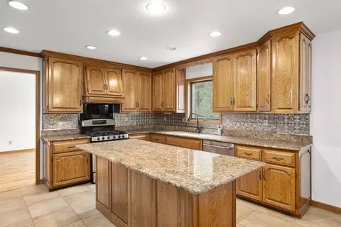 2421 W Twin Willows Dr, Appleton, WI 54914 photo 3