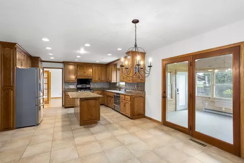 2421 W Twin Willows Dr, Appleton, WI 54914 photo 4